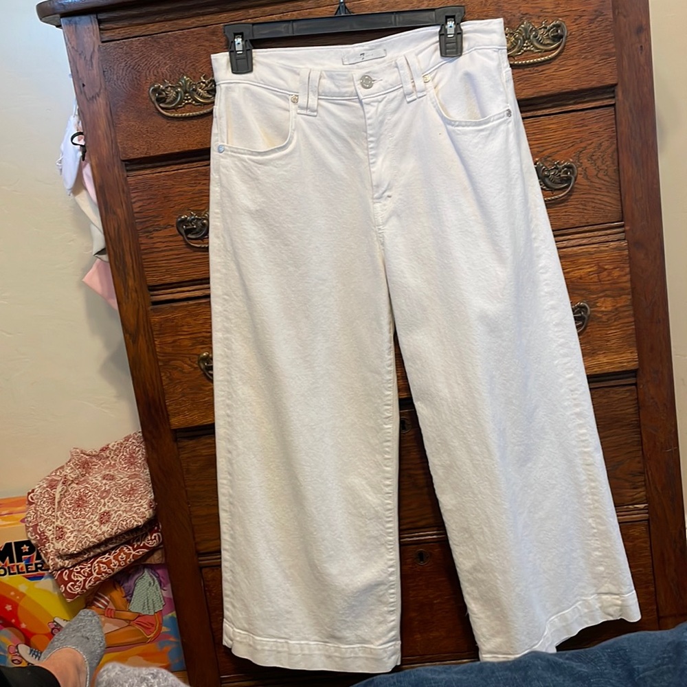 7 for All Mankind white denim capris, Size 29